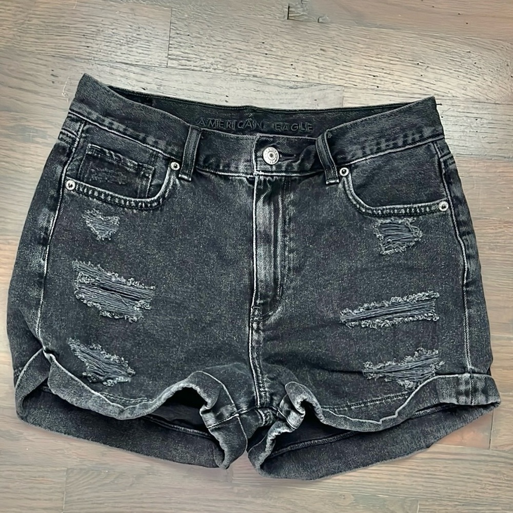 American Eagle Mom shorts black ripped Denim Size 4